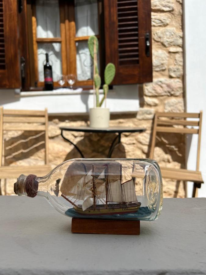 Luca'S Houses Chalki Town Exterior photo