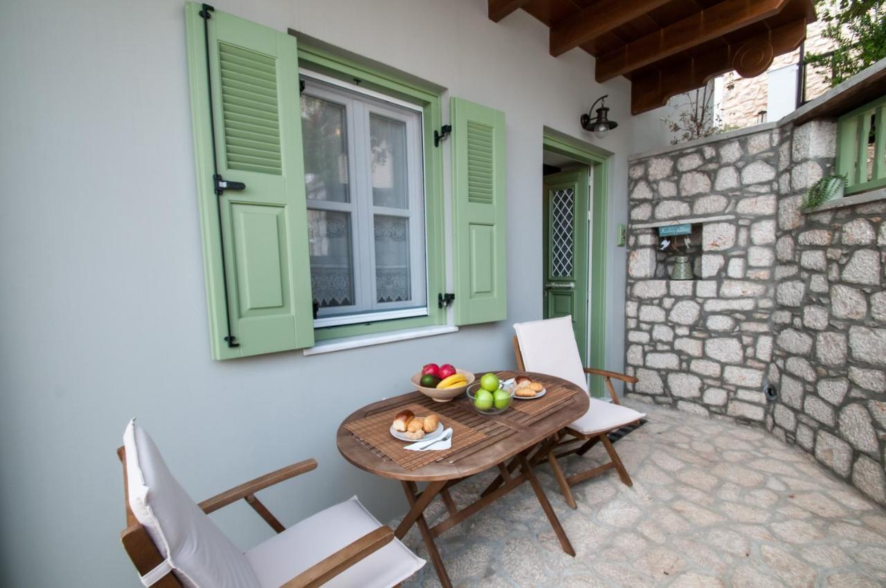 Luca'S Houses Chalki Town Exterior photo