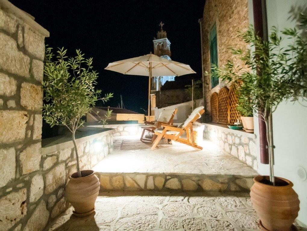 Luca'S Houses Chalki Town Exterior photo